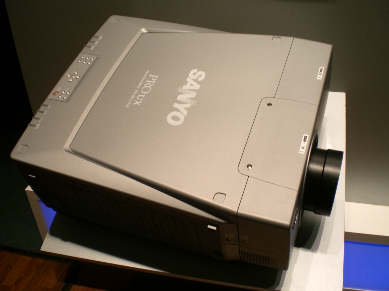 SANYO LP-XF60A LP-XF42 LP-XF47 LP-XF71 EIKI LC-XT4Dなど用長焦点