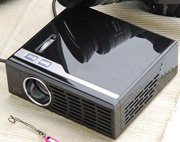 Bild Merlin Digital Pocket Projector Premium